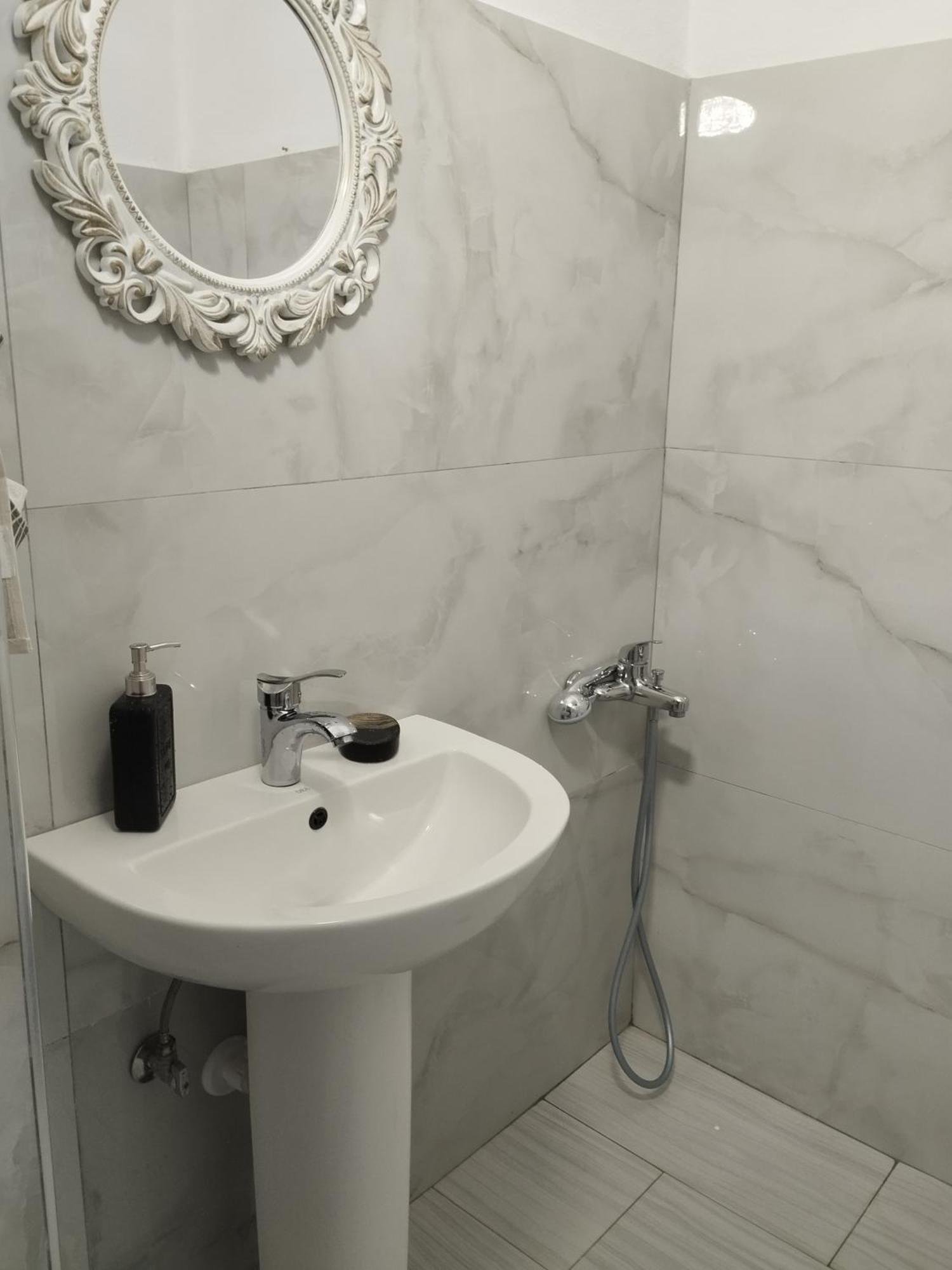 Dim'S Villas Qeparo Chambre photo